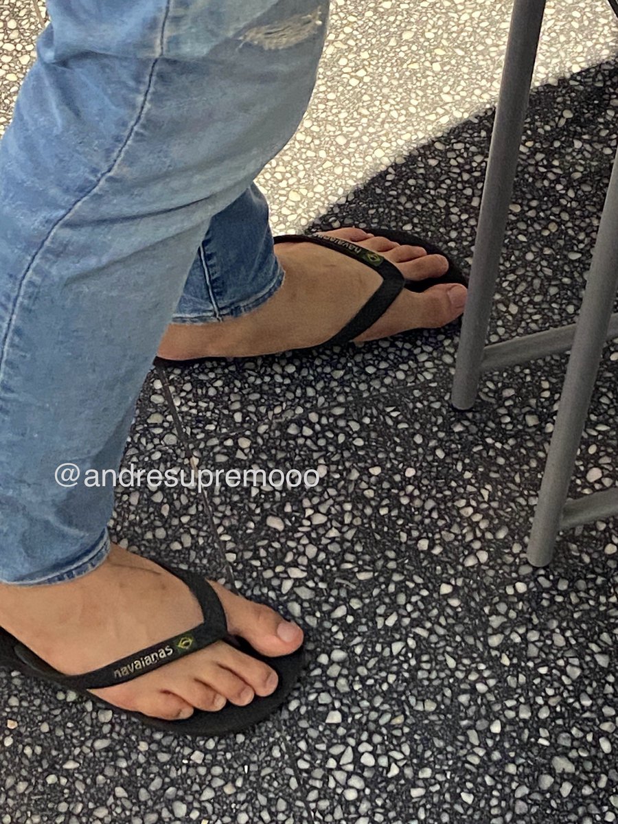 andresupremooo's tweet photo. Hey. Long time no post. Saw a random cute guy in a store in BGC. Felt the urge to capture his sexy feet in flip flops. #alter #pinoy #footfetish #feetfetish #footworship #footjob #pinoyfeet #pinoyfoot https://t.co/C6QtzZsWlp