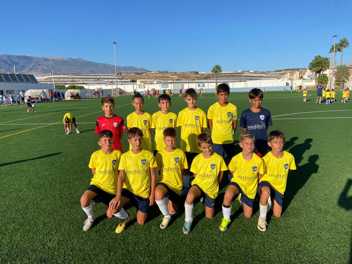 AlmerimarUD's tweet photo. Pretemporada | Alevines

Seguimos sumando experiencias con nuestros equipos de cara al comienzo de temporada.

Hoy tarde cargada de fútbol con nuestros amigos de @poliejidocf 
GRACIAS por compartir estos raticos de fútbol.

#AlmerimarUD #LaIlusiónQueNosUne https://t.co/l6hGbPfc6S