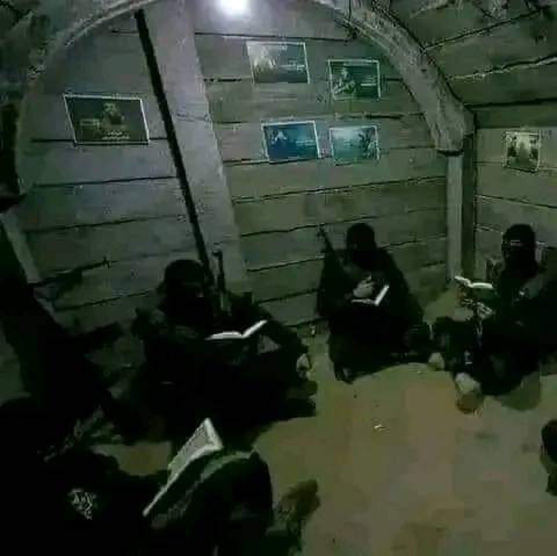 اللهم لنا أخوة في الأنـ.ـفـ.ـاق خـ.ـذلهم أهل النـ.ـفاق فأجعل على أيديهم يا رب نصرًا يملئ الأفاق