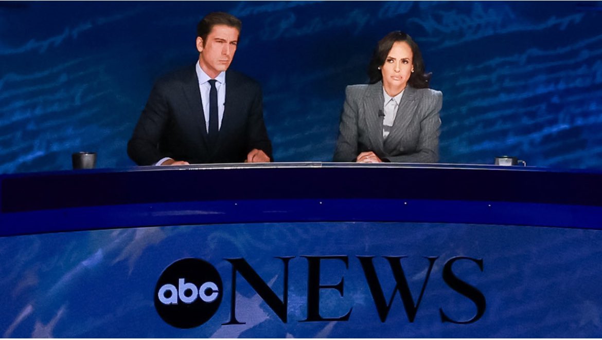 GigaBeers's tweet photo. Who thinks these two sucked as moderators? https://t.co/6leacTapsb