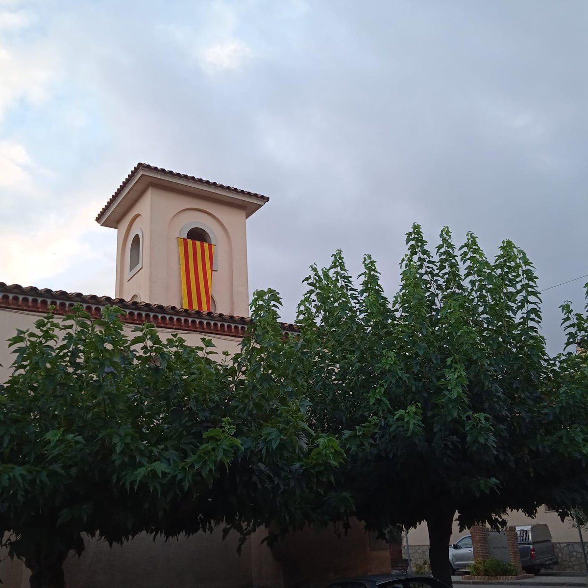 L’Ajuntament de Terrades us desitja molt bona Diada Nacional de Catalunya.