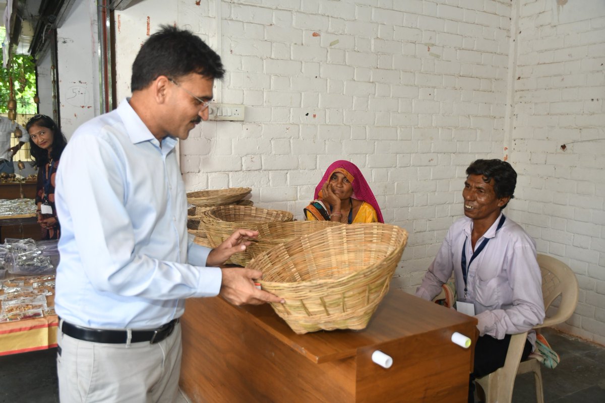CottageGoG's tweet photo. State-level exhibition &amp; trade fair under #PMVishwakarmaYojana, org. by MSME Devp. Office Ahmedabad. It was inaugurated by Shri P.K. Solanki, IAS, Secretary Cottage and Rural Indst. Guj. Exhibition features 75 stalls set up by artisans from various trades under #PMVishwakarma https://t.co/upSTXbWiAQ