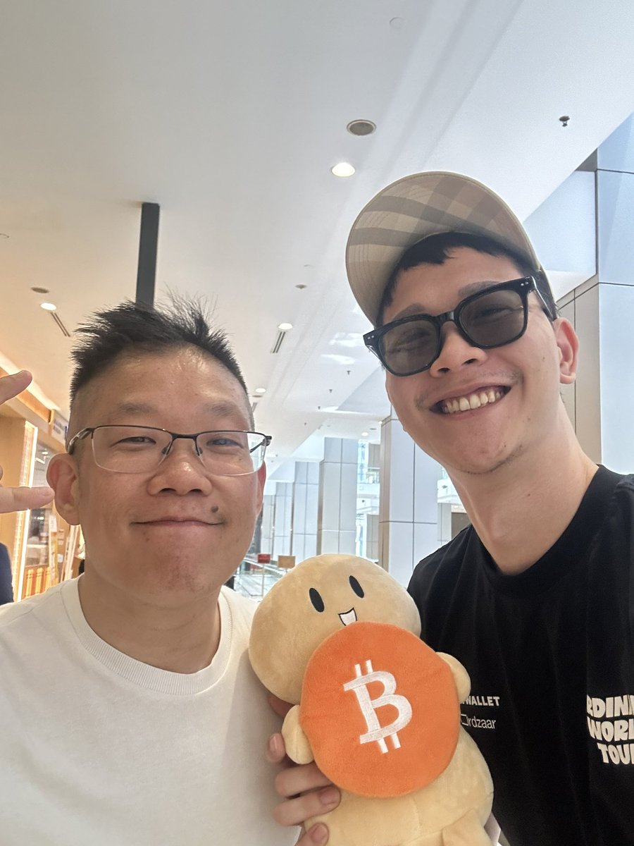 juga_btc's tweet photo. Had the pleasure of meeting @jasonchewyl and little HODLer today.. a legendary OG organising the FIRST BTC Conference @btcmyofficial in Malaysia this coming 3 October!!

Builders, if you want to be part of history and speak on the Nakamoto stage.. DMs are open!! https://t.co/z9JgN52aX4