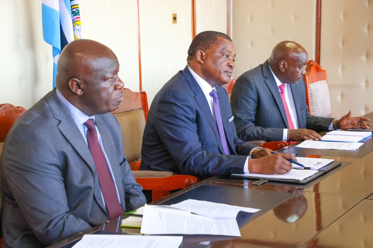 PSCKenya's tweet image. #PSIP

UPDATE: Public Service Commission board led by Chairperson Amb. Anthony Muchiri held a consultative meeting  with the Cabinet Secretary Public Service Hon. Justin Muturi on government internships among other issues. The meeting took place at Harambee House on 10th