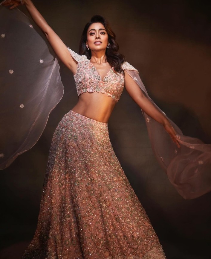 Happy Birthday my all time gorgeous #ShriyaSaran 😻