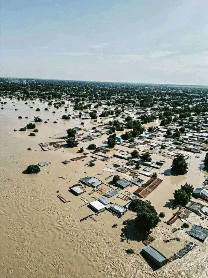 Mrbhadoosky's tweet image. Please keep the residents of Maiduguri in your prayers, and if you're able to assist in any way, consider doing so. Volunteering at nearby camps can make a big difference, as many people have been displaced by the #MaiduguriFlood