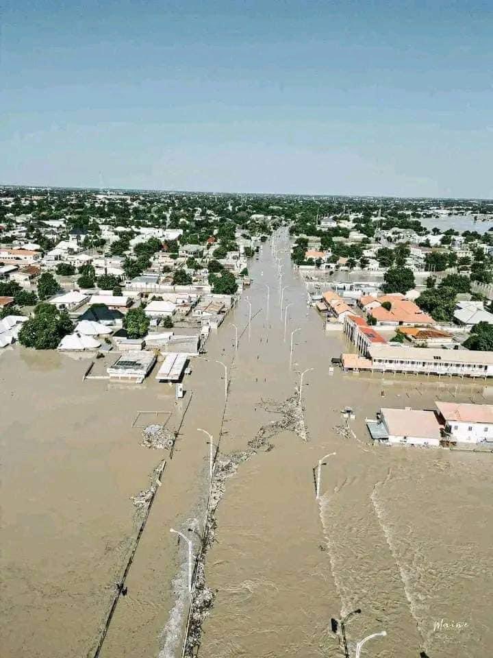 Mrbhadoosky's tweet image. Please keep the residents of Maiduguri in your prayers, and if you're able to assist in any way, consider doing so. Volunteering at nearby camps can make a big difference, as many people have been displaced by the #MaiduguriFlood