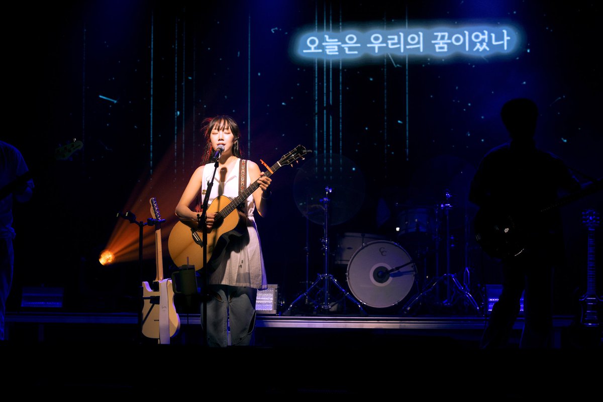 yudabinband's tweet image. ☘ 𝗙𝗢𝗨𝗡𝗗 𝗢𝗨𝗧! 𝗕𝗲𝗵𝗶𝗻𝗱 𝗣𝗵𝗼𝘁𝗼𝘀 ☘

#유다빈밴드 #YdBB
#FOUNDOUT