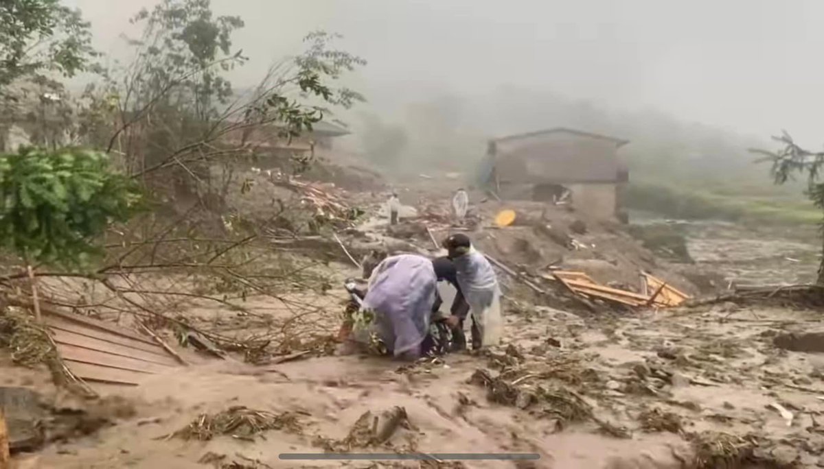 ❤️Our thoughts are with the families affected by severe flooding &amp; landslides in Northern Vietnam. We are monitoring the situation closely. 
🙏STAY SAFE &amp; STAY STRONG, EVERYONE!

Photo credit: Thông tin Chính Phủ