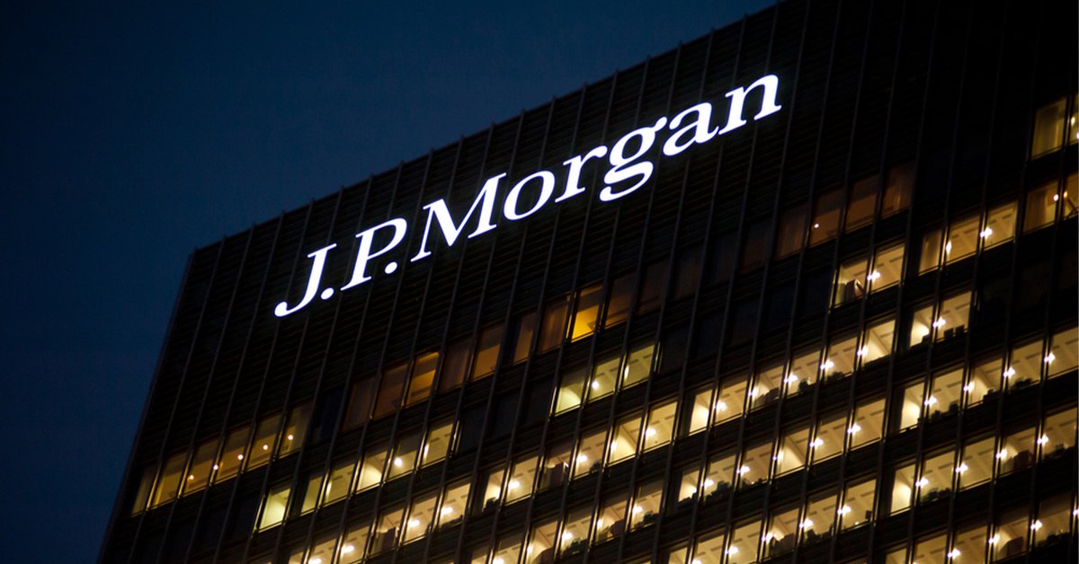 WikiStock_'s tweet photo. #JPMorgan Chase saw its stock drop📉 over 5% after lowering its earnings forecast, with intraday losses reaching as much as 7.5%, marking its worst performance in 4️⃣ years.

#stocks #stockmarket