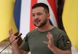 umitozdag's tweet photo. ABD ve İngiltere dışişleri bakanları Ukrayna’ya Rusya’nın derinlerini vurabilecek uzun menzilli füzeler vermeyi hedefliyorlar. 
Rusya, Ukrayna tarafından uzun menzilli füzeler ile vurulursa buna nükleer başlıklı füzeler ile cevap verebilir. 
Ukrayna başkanı Zelenskiy 3. Sınıf bir komedyenken büyük bir psikolojik operasyon ile Ukrayna Cumhurbaşkanı seçtirildi. Kendisinden önceki 2 Ukrayna Cumhurbaşkanının reddettiği Rusya’yı tahrik ederek savaş çıkarma projesini kabul etti. 
Bugün Ukrayna halkı bu seçimin bedelini ödüyor. Eğer Zelenskiy ABD/İngiltere’nin teklifini kabul eder ve uzun menzilli füzeler ile Rusya’yı vurursa yüzbinlerde Ukran ve belki daha sonra diğer Avrupalılar Rus nükleer saldırılarında ölecekler. 
Zelenskiy büyük bir ihtimal ile bir gün hatıralarını yazmaması için bir kahraman GİBİ ölecek/öldürülecek. Zelenskiy’lere karşı bütün uluslar uyanık olmalı. @zaferpartisi