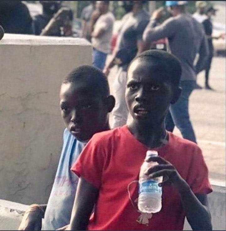 Jamaa kalewa anamwambia demu wake "usinifate na unene wako ndo mana lizito kama injini ya fuso" manzi kaondoka na hataki kumchukua jamaa yake.🤨🙄🙄🙄