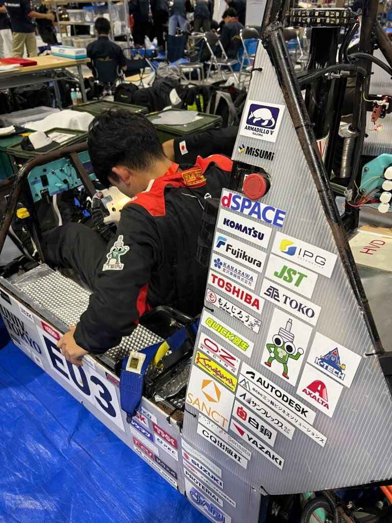GivingtoUTokyo's tweet photo. 「学生フォーミュラ日本大会2024」
UTFFはEV車検無事通過！ 12日から、プレゼンテーション審査、動的審査出走に必須の各種車検（機械車検・チルト・ドライバー脱出・レインテスト・ブレーキロック）が続きます。
引き続き応援よろしくお願いします。
https://t.co/ugEnnPLCOk
https://t.co/SCMMz2g1Dt https://t.co/fAg6QbnV7d