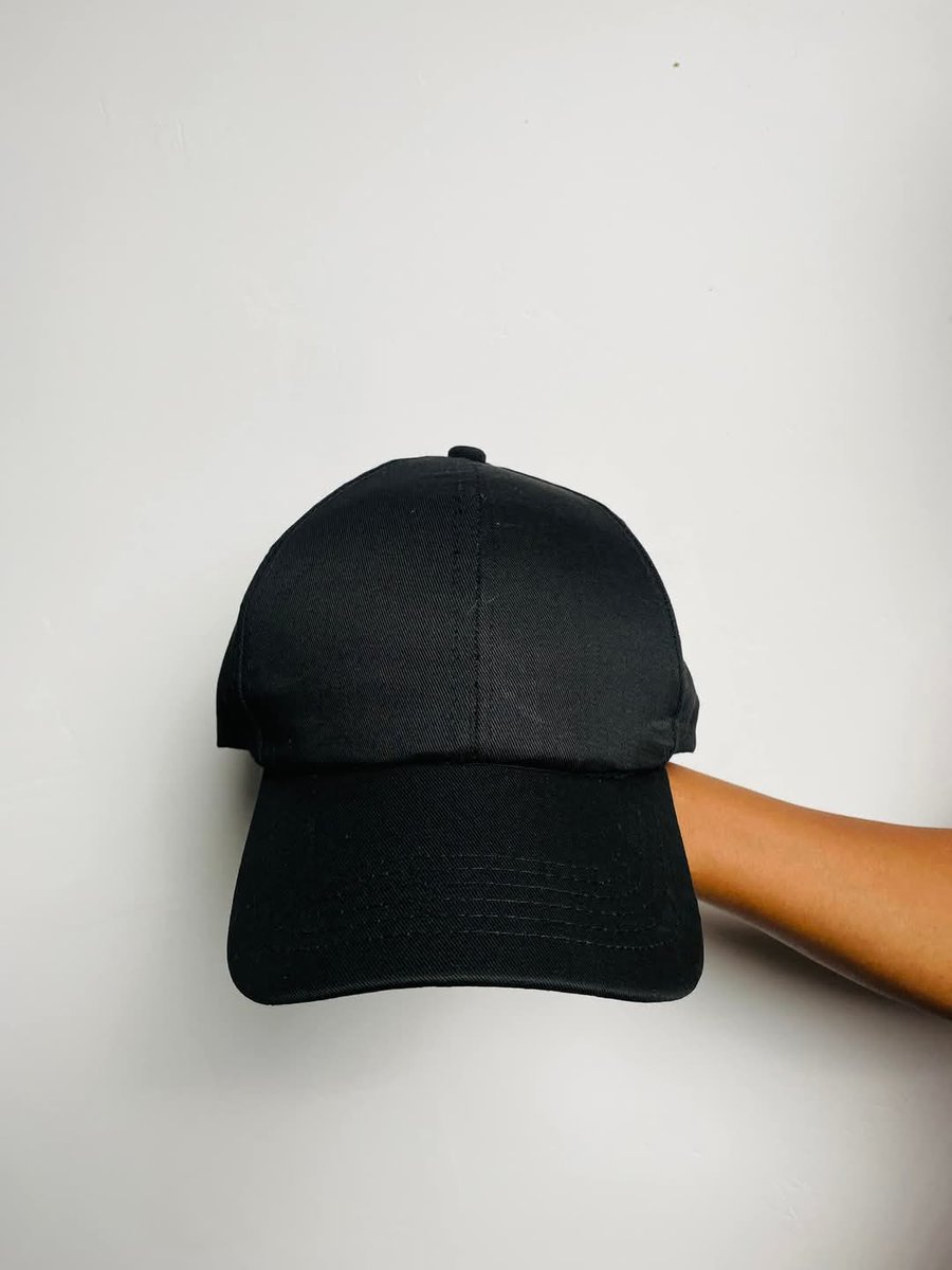 VisulaSenasana's tweet photo. First high quality cap sample ⚡️
 මහන්න අවශ්‍ය පළවෙනි මැෂින් එක ගෙනල්ලා මාස 4ක් ගියා high quality cap එකක් මහන්න.
#cap #baseballcapscap https://t.co/H70jo14Z8h