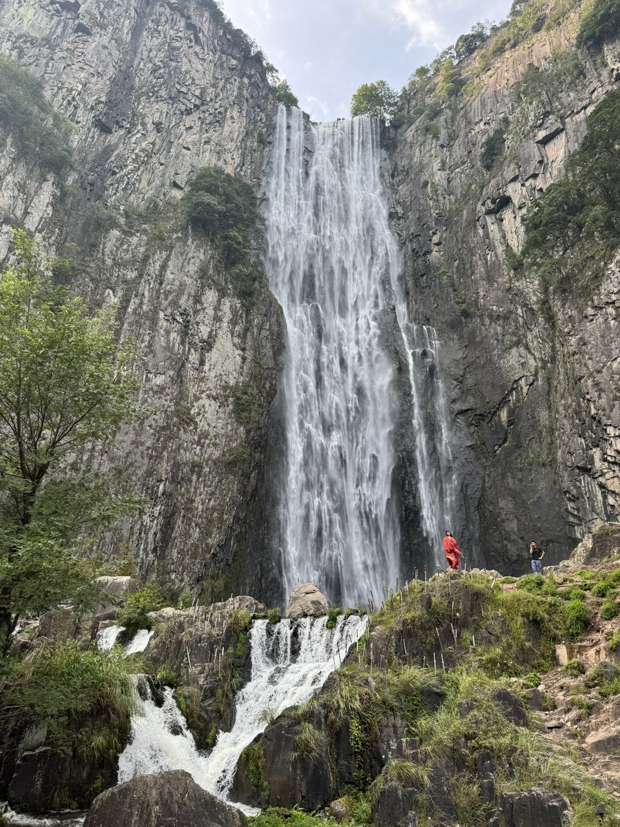 wanzg6's tweet photo. 这旅游一天洗一次衣服和袜子，累晕我 https://t.co/Iuk0Q5SkBj