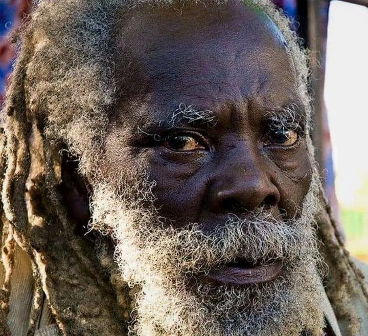 Innociousempire's tweet photo. THE UNTOLD HISTORY OF MAU MAU

Jomo Kenyatta, the young man who fled Kiambu at the onset of the World War II to avoid conscription, had a sharp mind and exploited the earliest opportunity that came his way and he had a knack for spotting trouble..1/ https://t.co/1u1jP74Ncn