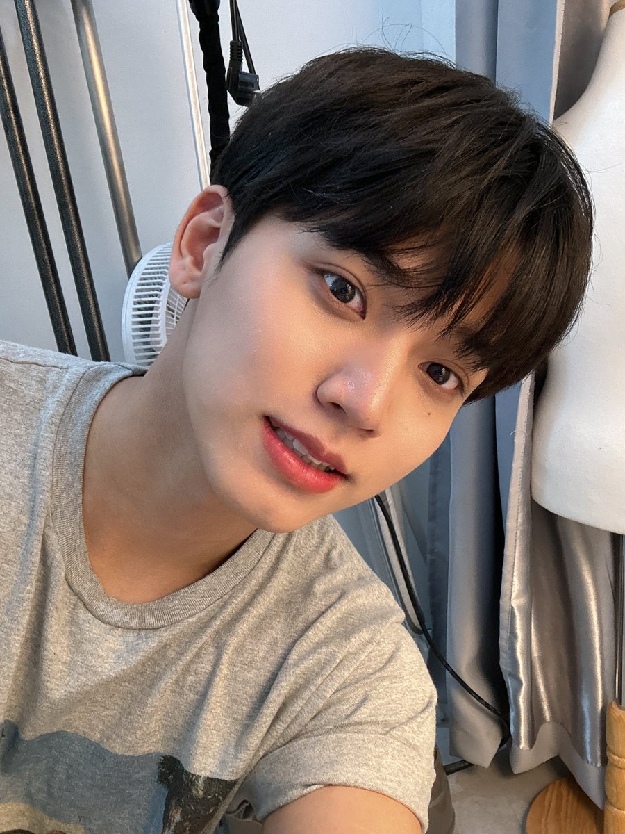 OmegaX_members's tweet photo. [#OX]

나 엠지임

#OMEGA_X #오메가엑스   
#혁 #HYUK https://t.co/iOKttBhnoR