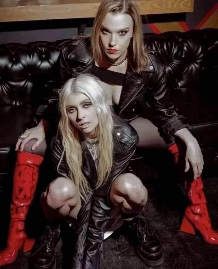 PornstarRocker's tweet photo. Double trouble. https://t.co/zuPPULElVW