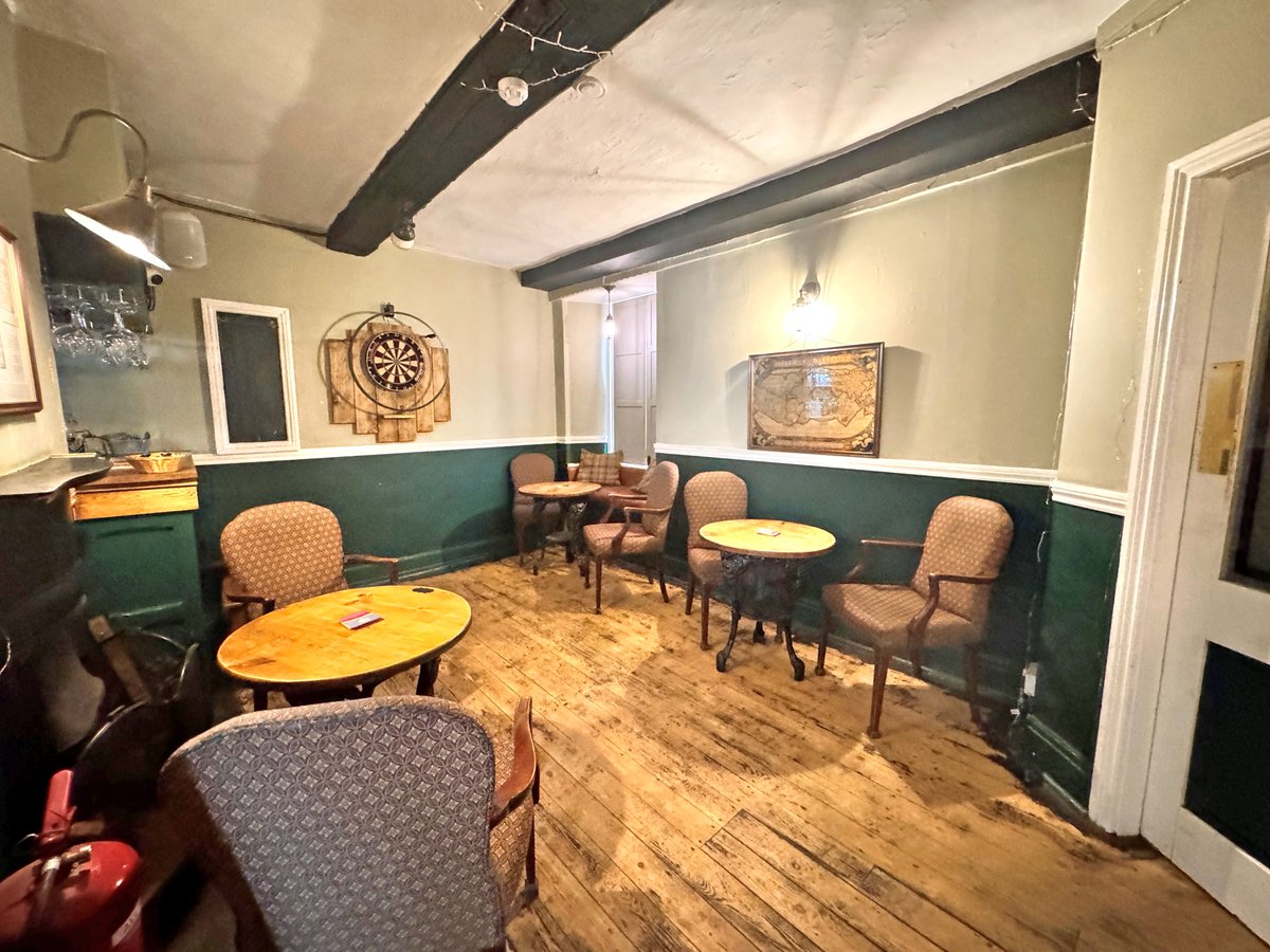 SP_Commercial's tweet image. 🌟 NEW Instruction 🌟 | North Yorkshire - Market town freehold pub with letting rooms

Freehold: £300,000 | Middleham, Leyburn 📍

🖱️sidneyphillips.co.uk/business-detai…

#middleham #leyburn #northyorkshire  #pubsforsale #pubsforsaleuk #pubsforsalenorthyorkshire property #commercialproperty