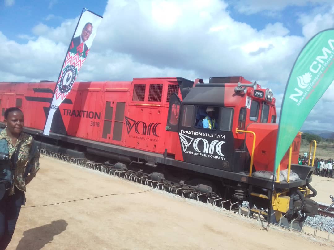 The train carrying 24 wagons of fuel has arrived at Marka Railway Station in Nsanje from Beira, Mozambique for the first time in about 41 years.