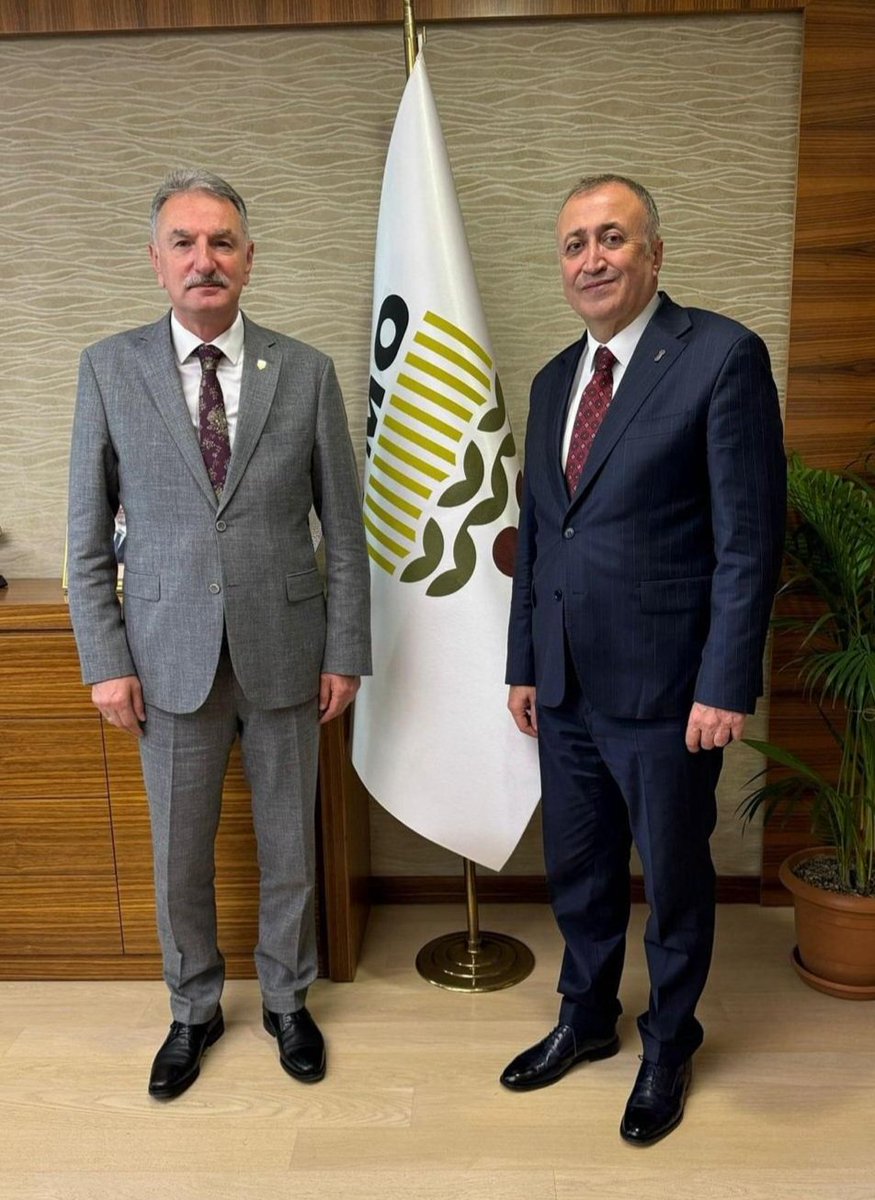 Başkan Balcı'dan önemli ziyaret.
ARTAN UN FİYATLARI MASAYA YATIRILDI.
facebook.com/share/p/f5K4eF…
<a href="/hibrahimbalci54/">Halil İbrahim Balcı</a>