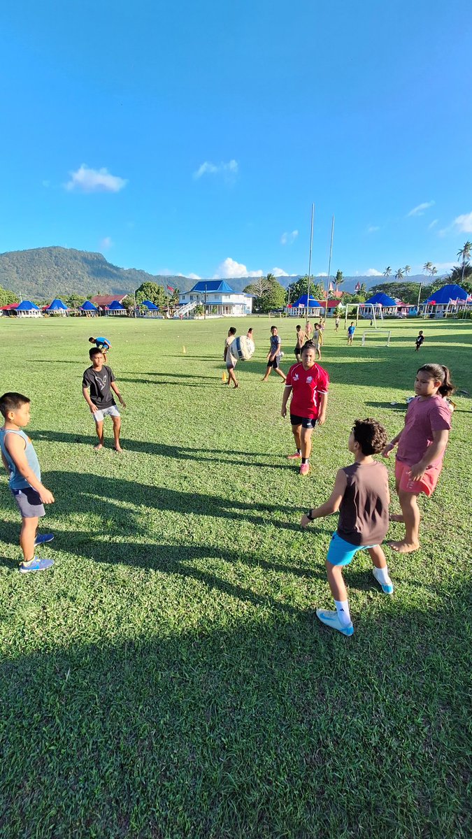 Lepeafc's tweet photo. Another weekly coaching session with LFC kids. Awesome work, kids ! It is even more special to have Nicky Salapu a.k.a Vitolio Lotu with us growing up at his hometown, Lepea, Samoa. Thank you for visiting us and for always donating your boots and others for your aiga here. https://t.co/fRR68eoQrJ