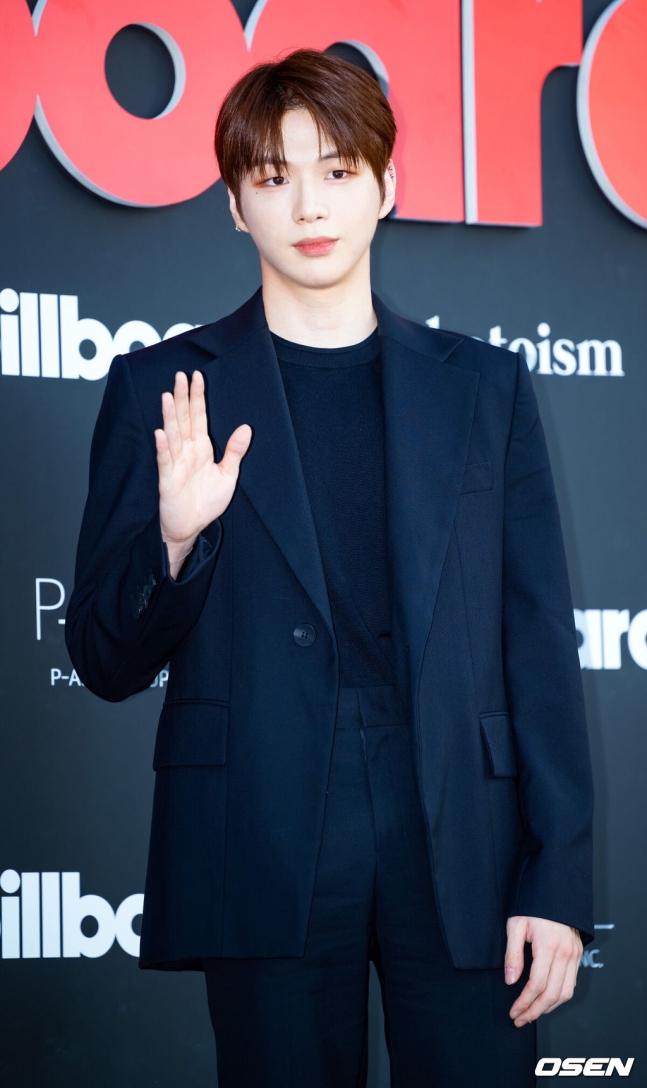 KoreanUpdates's tweet photo. #KangDaniel has won the lawsuit against Youtuber 탈덕수용소/Sojang.

The court made a strict judgment and sentenced 10 million won fine on Sojang which was 3 times the prosecution's request (prosecutor imposed 3 mn won)

Aside from the criminal lawsuit, Kang Daniel will also file a civil lawsuit for 100 million won separately. "It's a measure to prevent any more victims and prevent this from happening again. We believe we must impose strong civil and criminal liability on the defamation."

https://t.co/30CZ7YfpiJ
#KoreanUpdates VF