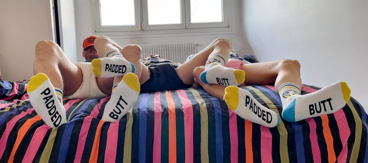 3 padded butts going to a rollercoaster park 
⬅️<a href="/Pup_Matt/">Matt The Shibe</a> 
➡️ <a href="/puls0d/">puls0d</a>