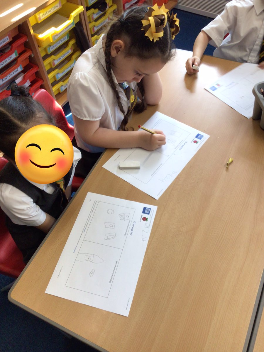 3StHerberts's tweet image. We have been comparing the differences between things that are information technology and things that are not. #StHerbertsComputing