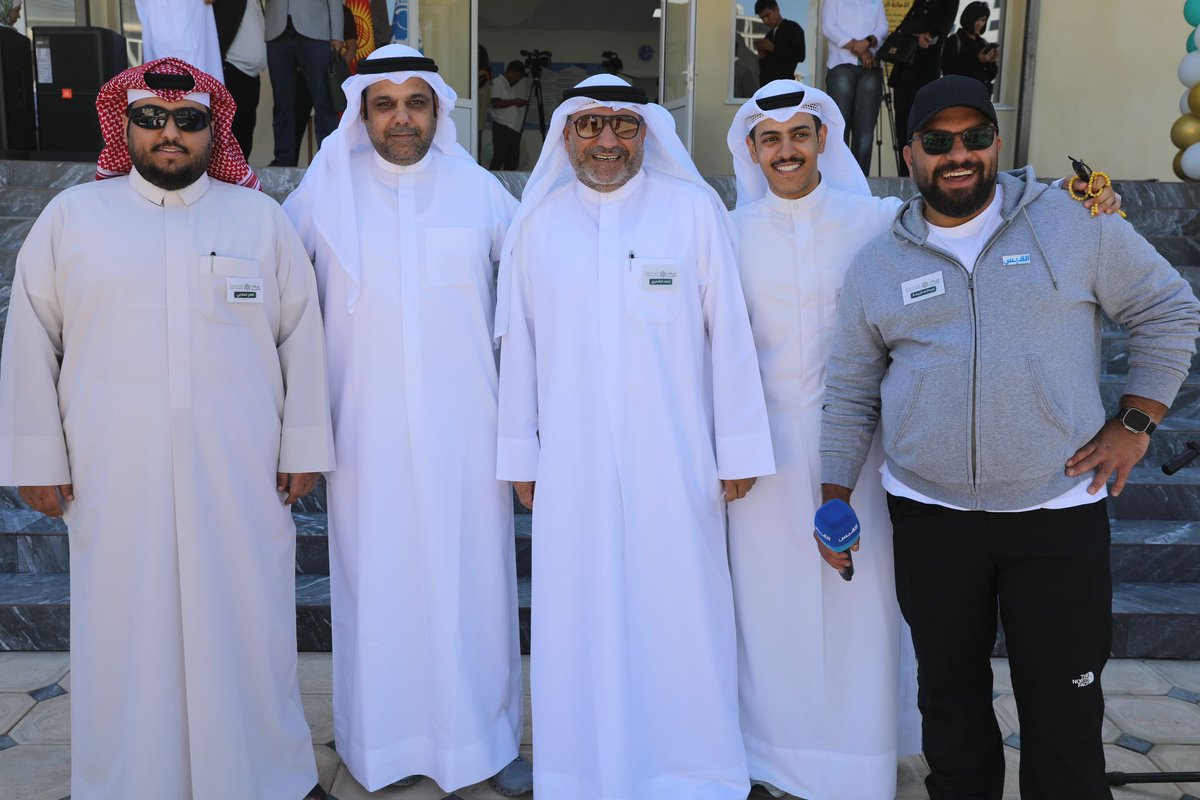 مع الأخوة الزملاء طلال الكشتي وعمر القصّاص وعبدالله الزيادة والرحّالة المعروف ( بويمعة ) بعد إفتتاح مستشفى الغدد وغسيل الكلى والذي تم بنائه على نفقة الأمانة العامة للأوقاف بجمهورية قيرغيستان .
<a href="/alsafakw/">جمعية الصفا الخيرية الإنسانية</a> 
<a href="/TalalAlkashte/">طلال الكشتي</a> 
<a href="/O_Alqassas/">عمر القصاص</a> 
<a href="/alr7al94/">الرحاله بويمعه</a> 
<a href="/AlZEYADA1991/">ABDULLAH ALZAYADAH</a> 
#شركاء_الخير16