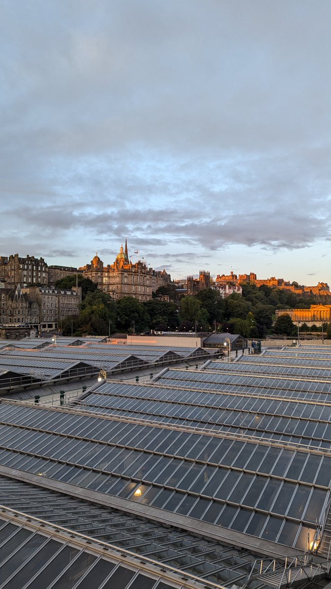 Kimkjaerside's tweet photo. Good morning Edinburgh 🌄 Left nice and early and I have now arrived in St Andrews, where I'll be spending the day with @ExpediaGroup partners, before heading to Pitlochry this evening #LifeatExpedia https://t.co/6gyQbbCyjD