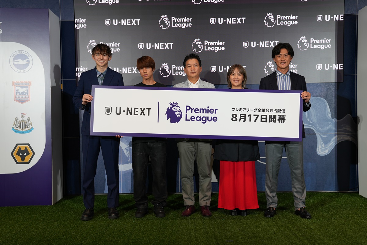 SoccerKingJP's tweet photo. 🏴󠁧󠁢󠁥󠁮󠁧󠁿インタビュー🇪🇸
「まずコアな方」「地上波で露出」「健全な市場を」　U-NEXT、7年間のプレミアリーグ放映権取得で描く未来
https://t.co/8vjCea7fHy
株式会社U-NEXTの堤天心代表取締役社長にOTTサービスや放映権の現状、ここからの展開などをうかがいました。
🤝@UNEXT_football 
✍️@komatsu_coys https://t.co/XMpswYFa7J