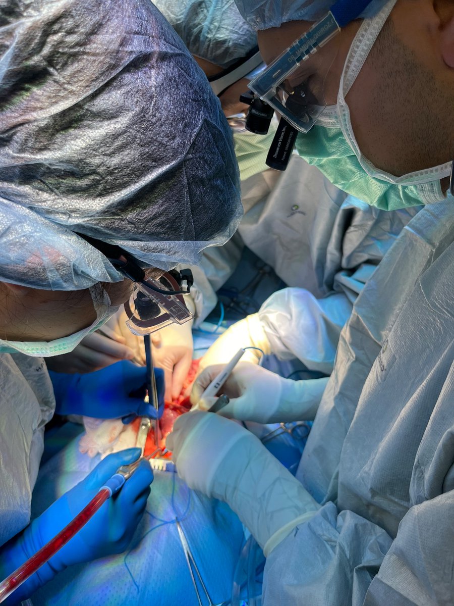 precision
work team
and the hability to work under stressful situations

That was a happy day