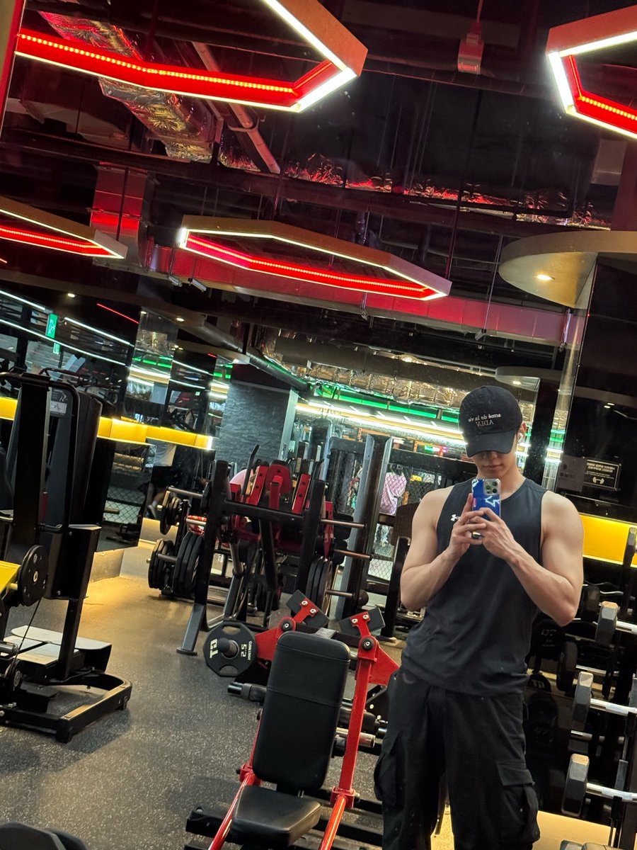donghyunote's tweet photo. 오늘차 동현 업데이트 💙 https://t.co/TUmATCRvRF