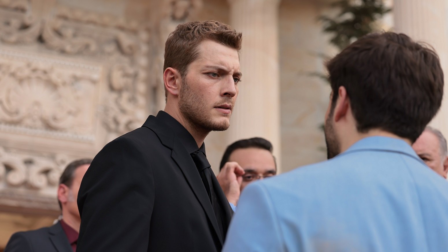 GXLmDRWXwAA_Alg?format=jpg&name=large