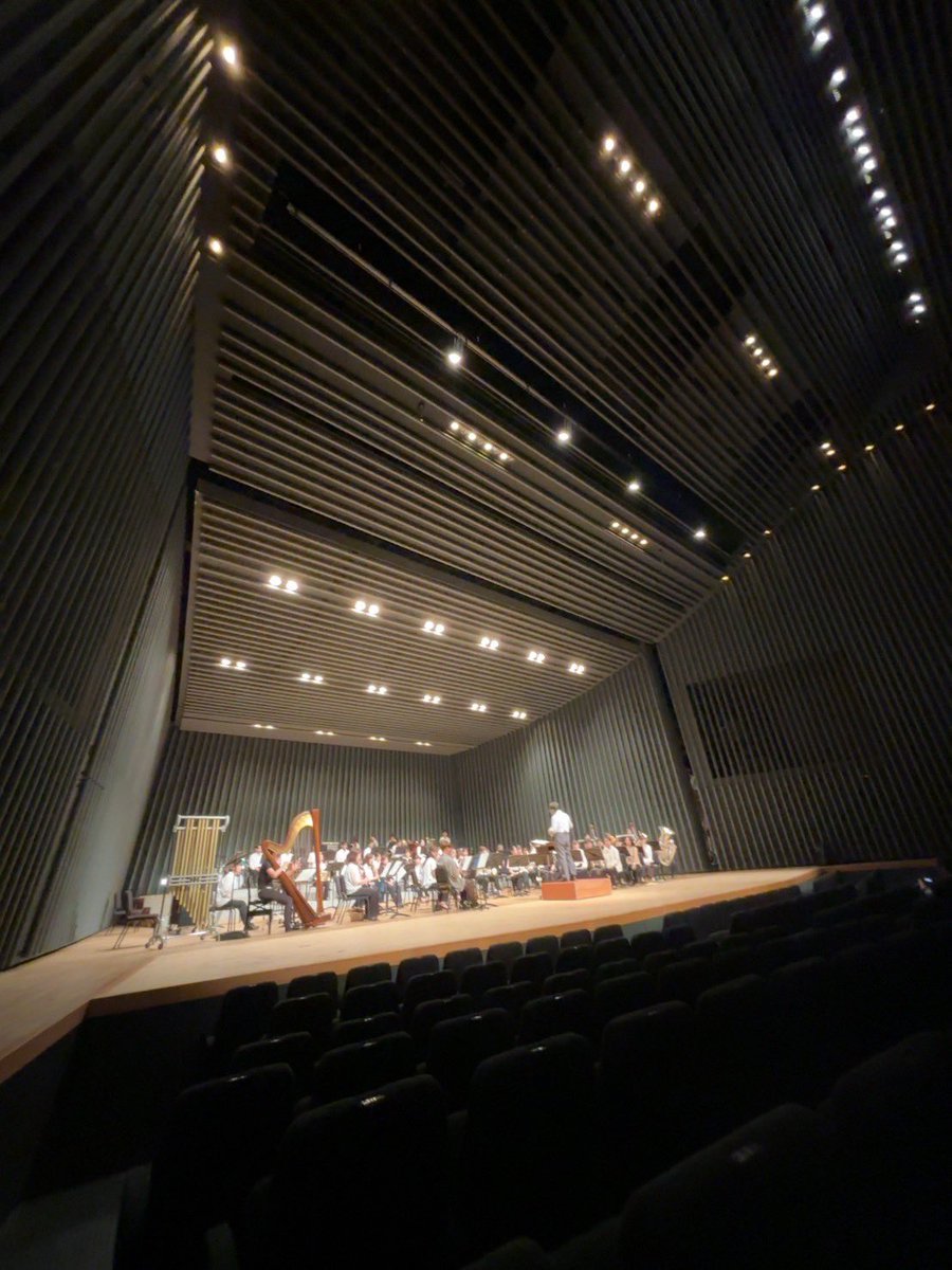 oku_trombones's tweet photo. 9/8(日) 柏原ウインドコンサート
@リビエールホール

スペコンが終わって２日後…疲れも取れない中ですが、無事終演しました！！

中でもコーニッシュ氏による「吹奏楽の為交響譚'' 饂飩讃頌''」は私たちにとってもアツい本番となりました……！！

ご来場ありがとうございました！！ https://t.co/29pbI2gESw