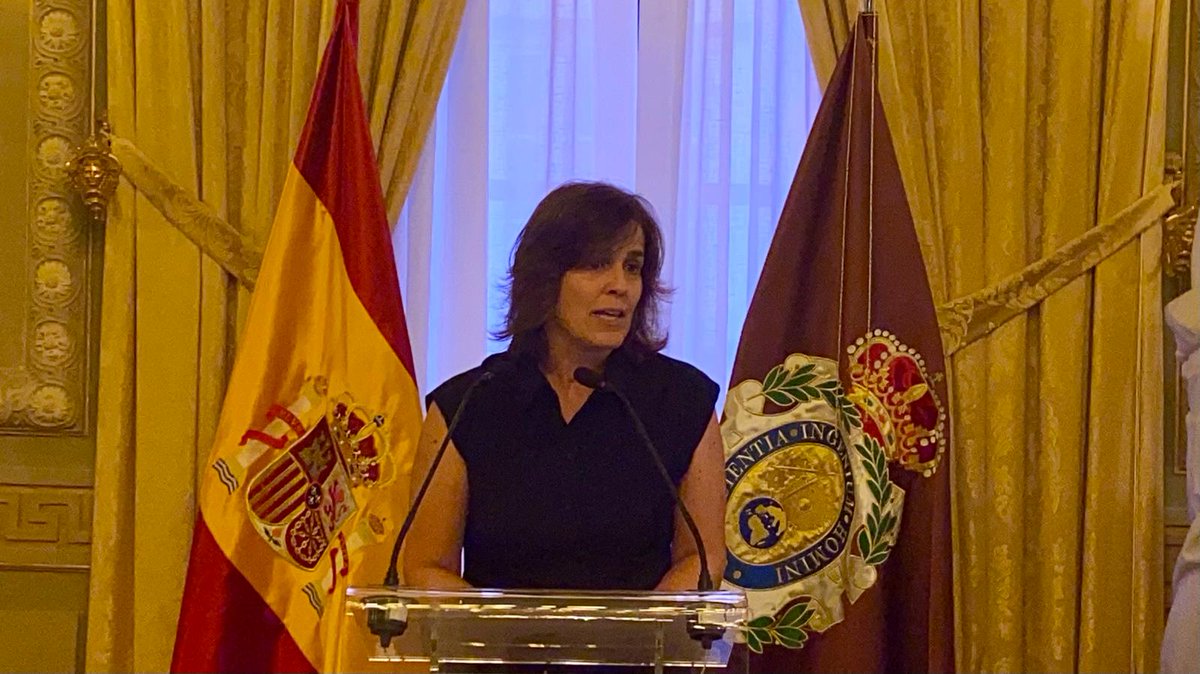 Universidad Politécnica de Madrid (@la_upm) on Twitter photo En la presentación del nuevo máster para profesorado de la #UPM y <a href="/unicomplutense/">Complutense</a> ha intervenido también Lucía de Juan Ferré, vicerrectora de investigación y transferencia de la #UCM.
#somosUPM <a href="/Mujeringenieria/">Mujer e Ingeniería</a> <a href="/RAI_Ingenieria/">Real Academia de Ingeniería</a> <a href="/ICEUPM/">Instituto de Ciencias de la Educación - U.P.M.</a> En la presentación del nuevo máster para profesorado de la #UPM y <a href="/unicomplutense/">Complutense</a> ha intervenido también Lucía de Juan Ferré, vicerrectora de investigación y transferencia de la #UCM.
#somosUPM <a href="/Mujeringenieria/">Mujer e Ingeniería</a> <a href="/RAI_Ingenieria/">Real Academia de Ingeniería</a> <a href="/ICEUPM/">Instituto de Ciencias de la Educación - U.P.M.</a>