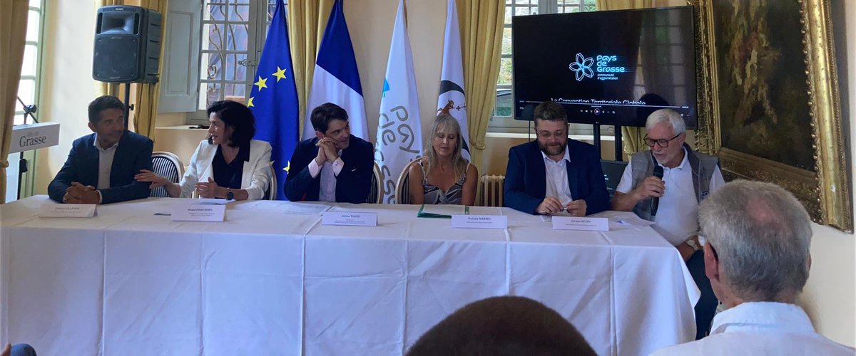 msaprovenceazur's tweet photo. [06/09/24] ✒ nouvelle Convention Territoriale Globale entre la CAPG, la CAF06, la CPAM et la  #MSAPA
L'enjeu majeur de la CTG est de partager un diagnostic commun et de construire collectivement des réponses adaptées aux besoins des familles pour le développement des territoires https://t.co/irl3z2GZxo