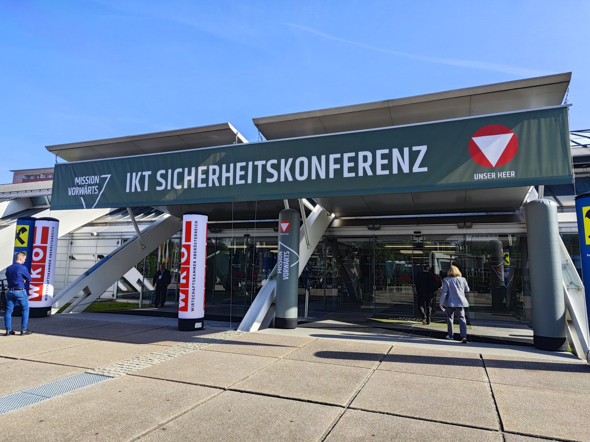next_layer's tweet image. Ihre next layer Ansprechpartner sind am 17. und 18. September bei der IKT-Sicherheitskonferenz 2024 in Congress Center Messe Wien vertreten und stehen für ein Gespräch jederzeit bereit. 😁 Außerdem hält unser CTO @reneavi einen Vortrag zum Thema DDoS Attacken!  🙌🏽