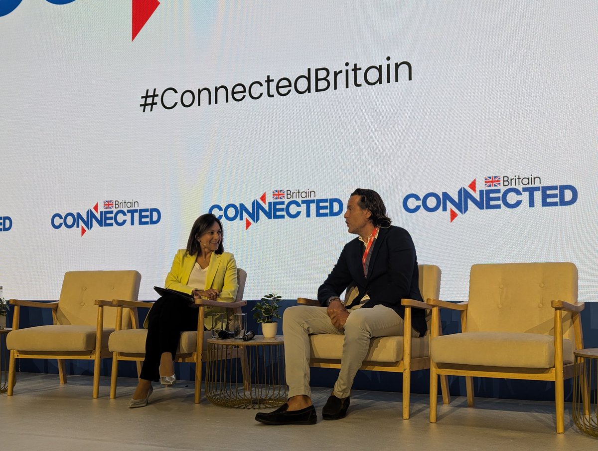 Next up on stage we have <a href="/LutzSchueler/">Lutz Schüler</a>, CEO, <a href="/virginmedia/">Virgin Media ❤️</a> <a href="/O2/">O2</a>, discussing how the merger has gone three years down the line, and how the business can challenge Openreach.

#ConnectedBritain