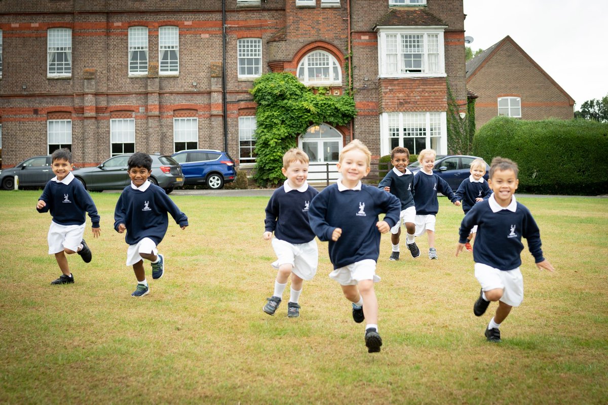 Lockers Park School tweet media