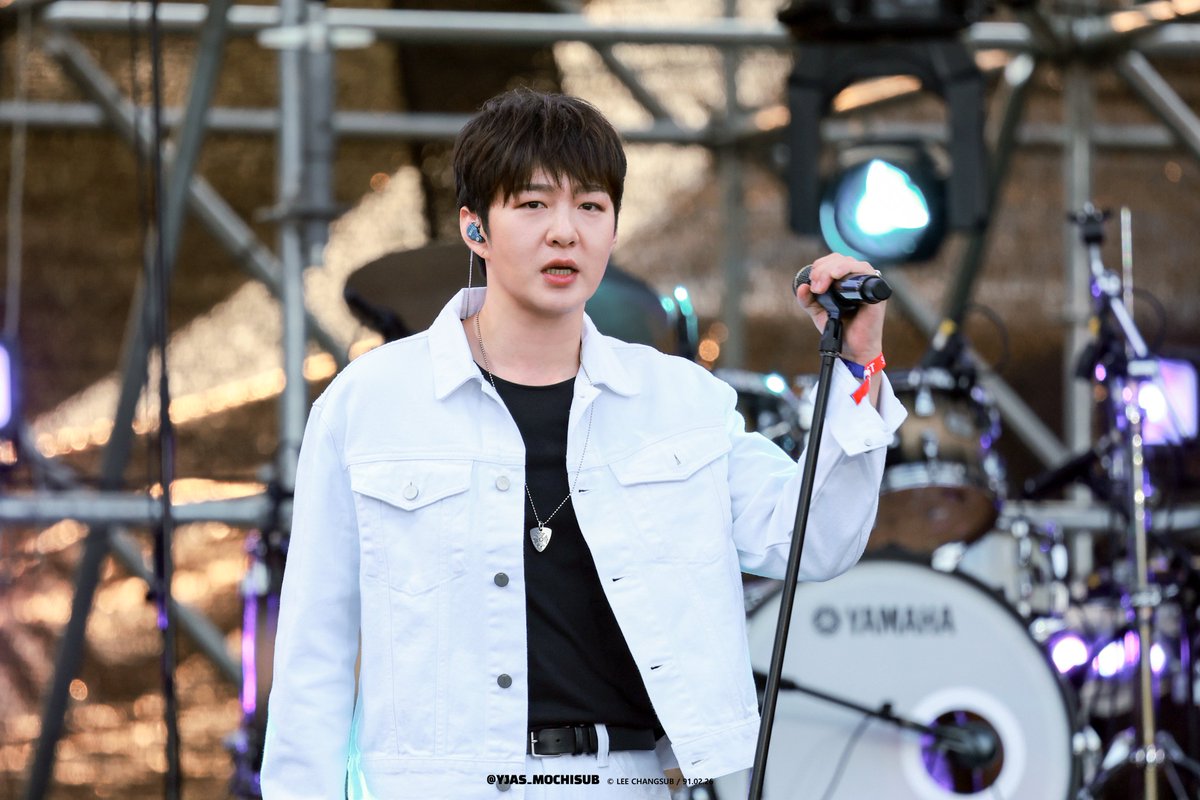 240908 썸데이페스티벌 이창섭

🤟

#비투비 #이창섭 #changsub #チャンソプ　
<a href="/LeeCS_BTOB/">이창섭</a>