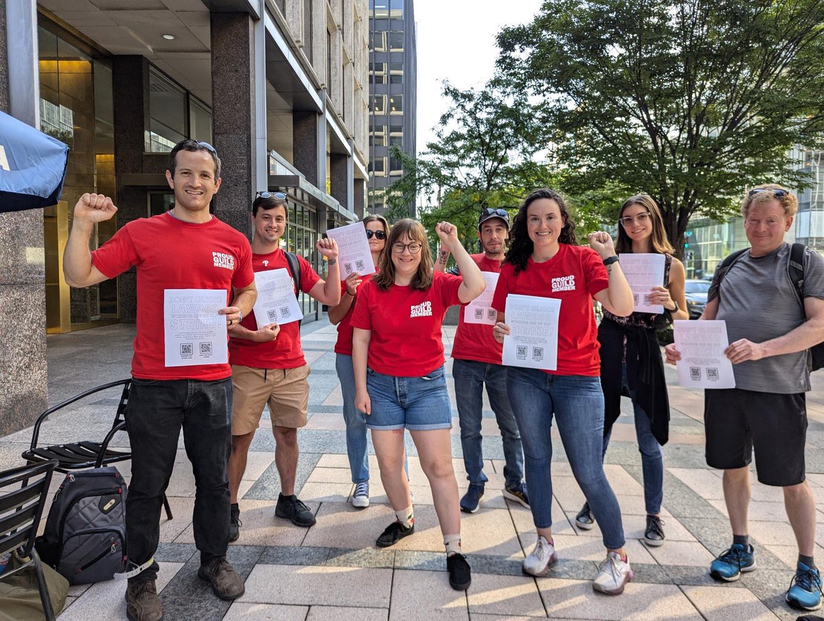 STRIKE DAY 2: <a href="/Law360/">Law360</a>’s DC Bureau is out leafleting to share the news about management’s bad faith bargaining. Support our fight by pledging to honor our digital picket line while we are on an ULP strike: actionnetwork.org/petitions/supp…