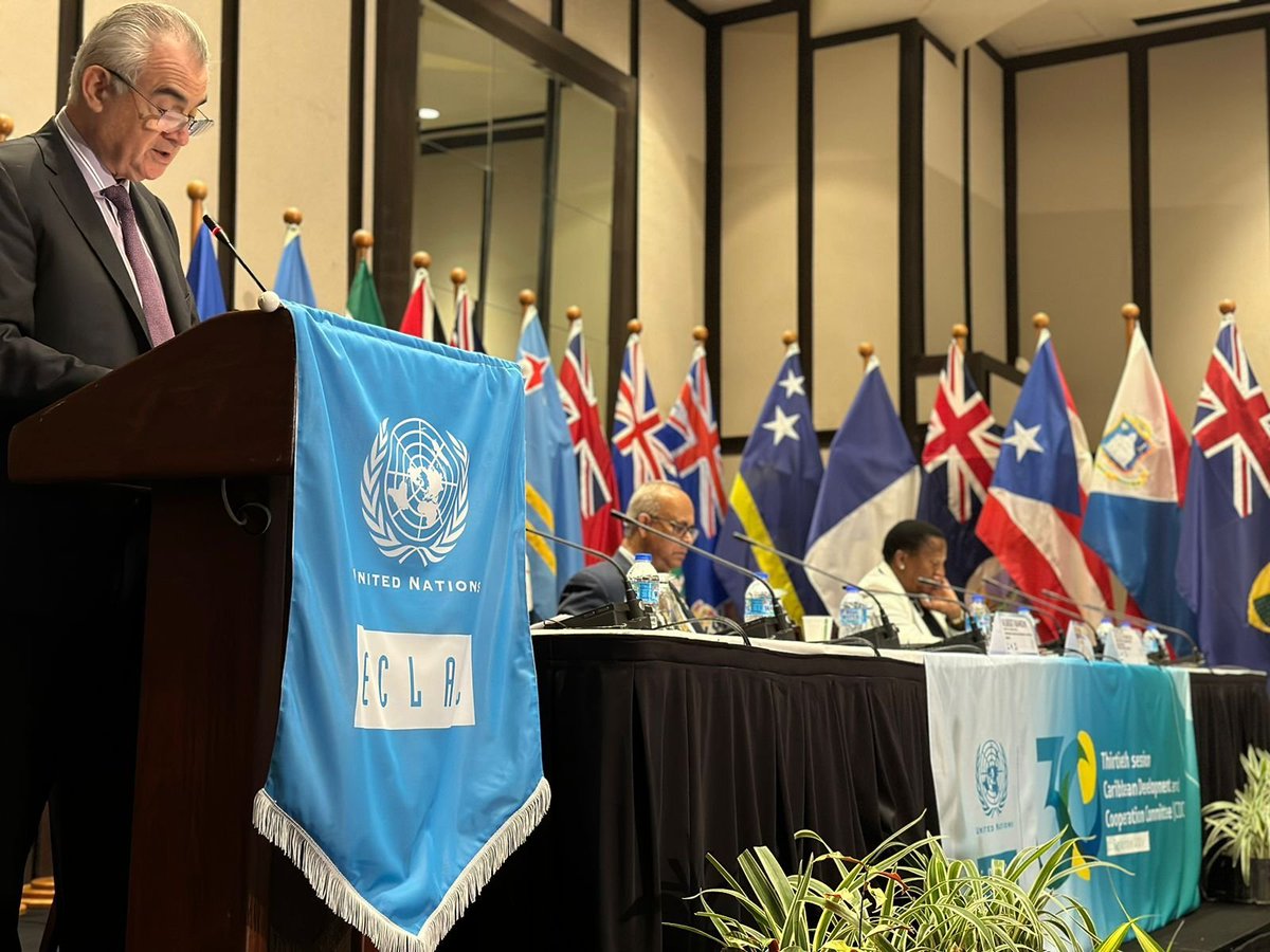 eclac_un's tweet image. #ECLAC remains steadfast in its commitment to pursue innovative solutions to the persistent challenges that confront the #Caribbean countries. For every step you take towards resilient growth and prosperity, we will walk with you: @JoseMSalazarX at #CDCC in 🇹🇹.