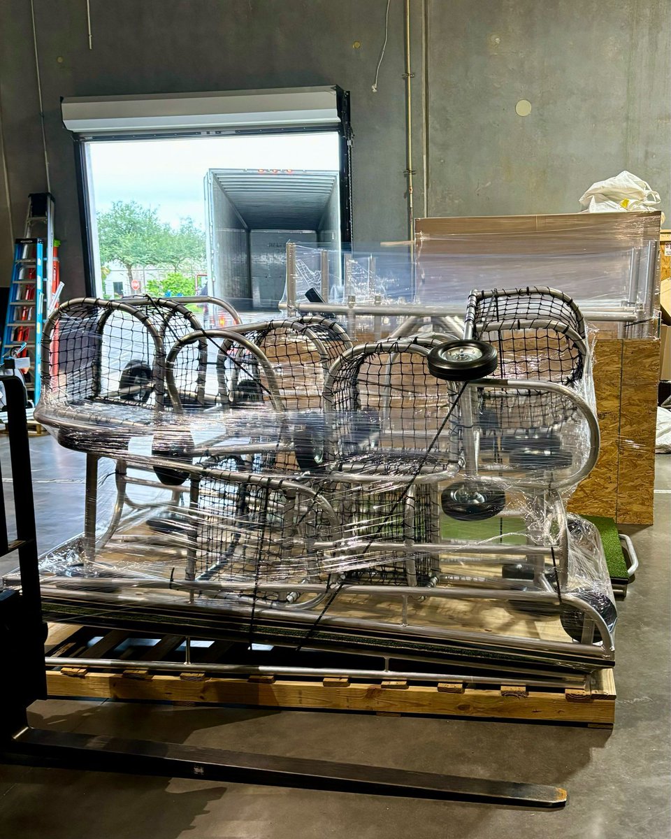 BurbankSportNet's tweet image. #AnotherBurbankNet (or a few) heading to one of our dealers this week!📦🚚

Place your orders now; #PeakSeason will be here before we know it!

#MadeInTheUSA #SportsNetting #ProtectiveNetting #BattingCage #BattingPractice #PitchingScreens #LScreen #BaseballSeason #SoftballSeason