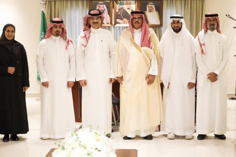AbdullaHoty's tweet photo. نبارك للفائزين في
 #مسابقة_ام_عبدالله_الحوطي ونشكر قراءاتي و جمعية محبة و اللجنة العلمية لفريق المسابقة ومحافظة #الجبيل وجميع اعضاء فريق العمل، و اتقدم بوافر الشكر والتقدير لسعادة محافظ الجبيل الأستاذ منصور بن زيد الداود، لإهتمامه واستقباله لاعضاء فريق العمل. 
اشكر جميع المتسابقين وابارك للفائزين وارجو حظاً اوفر لباقي المشاركين 

@Qeraaty1 @alhwty0 @JicMahabbah @Sharqiaah 
#المستشار_عبدالله_الحوطي
