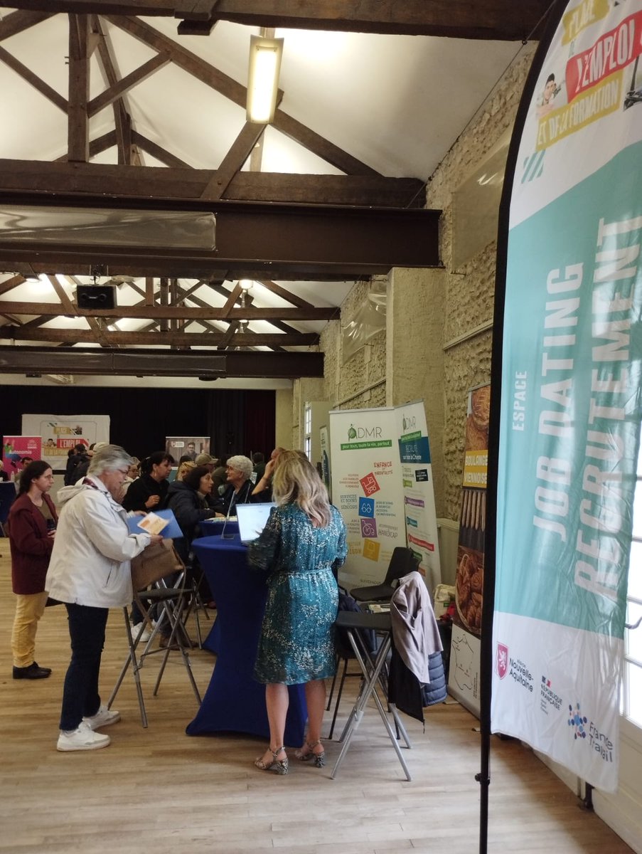🤝 La place de l'emploi et de la formation à #Barbezieux : les #partenaires pour l'emploi et les entreprises ont accueilli plus de 130 candidats. Des rencontres et des échanges qui permettent de lever les freins à l'emploi au sein de nos territoires 👍