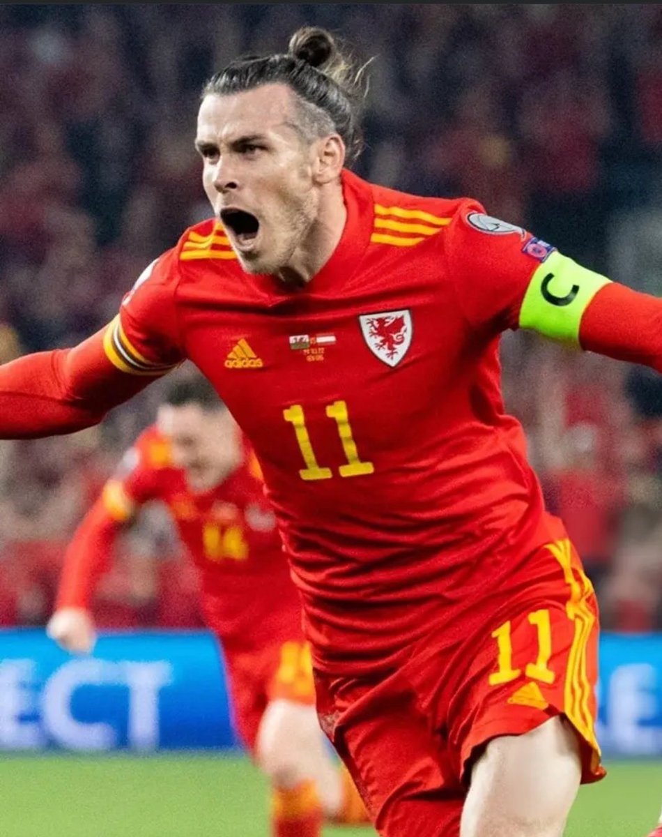 FunPadilla's tweet photo. "Es que Haaland solo tiene a Odegaard en Noruega 😩😩"

Gareth Bale llevando a 10 granjeros a la Euro: https://t.co/GobEow3Xwk
