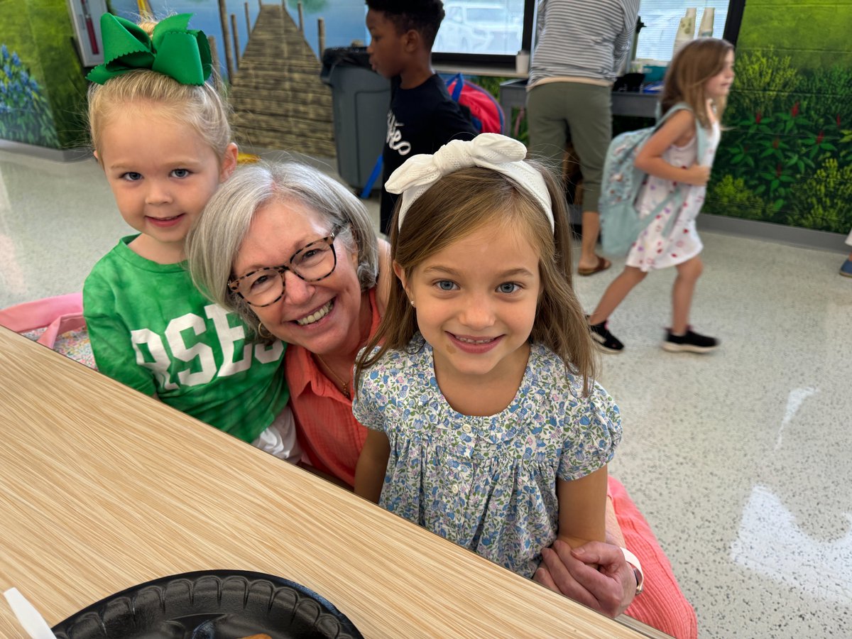 LexRich5Schools's tweet photo. ๐Thankful for our #LexRich5Schools grandparents and the impact they make on their grand children in #D5EveryDay. Grandparents play an integral role in encouraging our students in their education journey! #GrandparentsDay #IrmoSC #ChapinSC https://t.co/FRx9wkMfTO