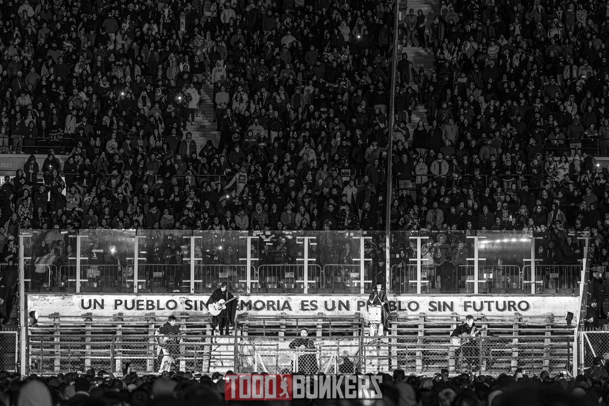 TodoBunkers's tweet photo. “…un pueblo sin memoria es un pueblo sin futuro…” https://t.co/dTr2qM7ROH